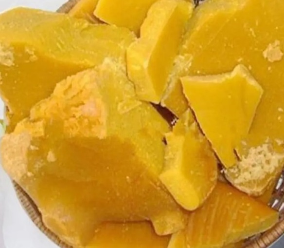 Osmanthus Floral Wax Comes in a 1oz Jar